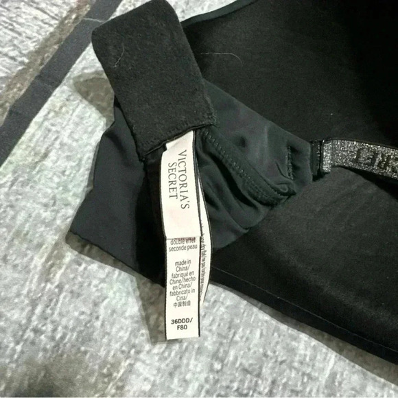 Victoria’s Secret Black Bra - Picture 4 of 8